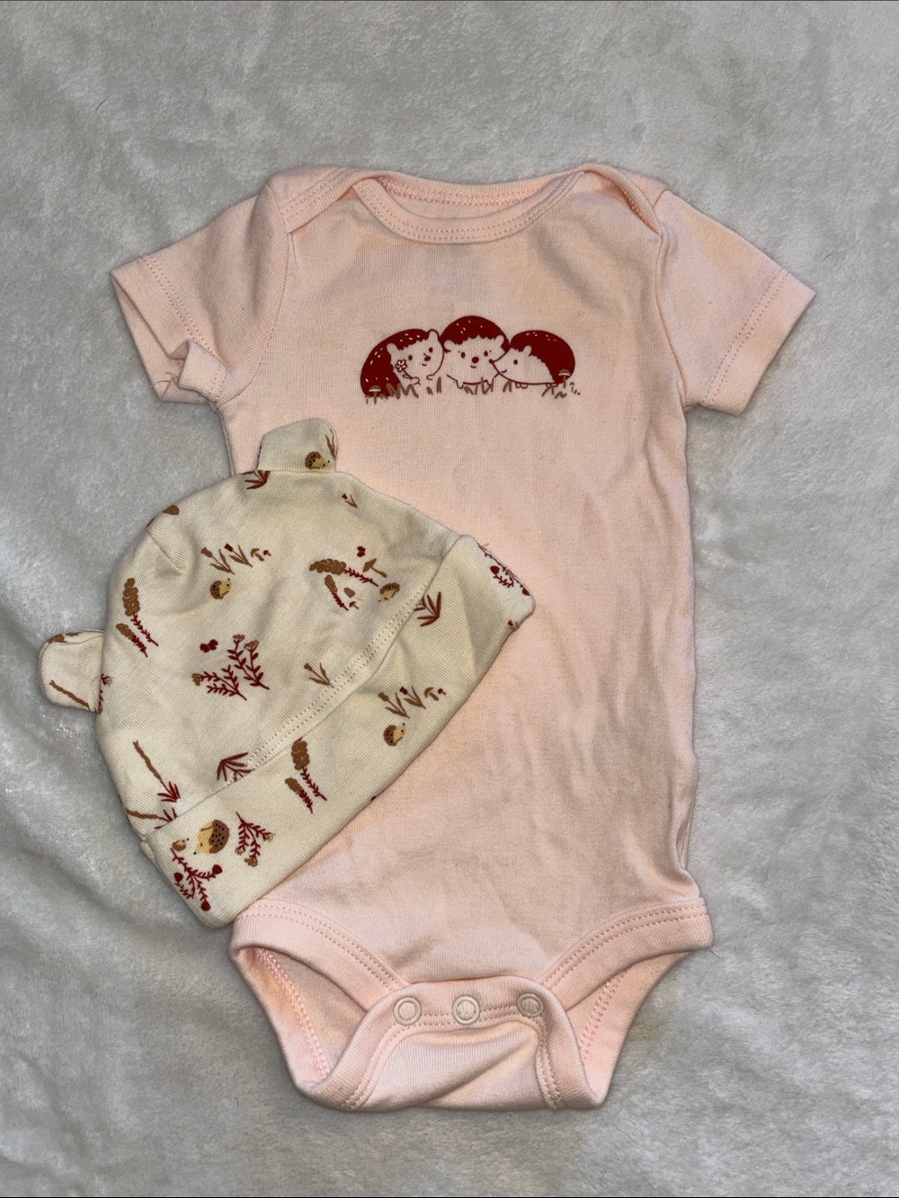 Joe fresh 0-3 month Soft Pink Baby One-Piece with Forest Animal hedgehog Hat